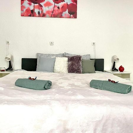 Very Warm Home With Big Bed Near New York Cafe Budapesta Exterior foto